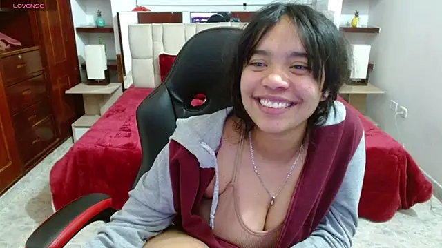 laureentt  online show from 14, 3, 2025