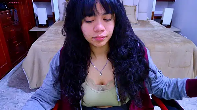 laureentt  online show from 3, 10, 2025