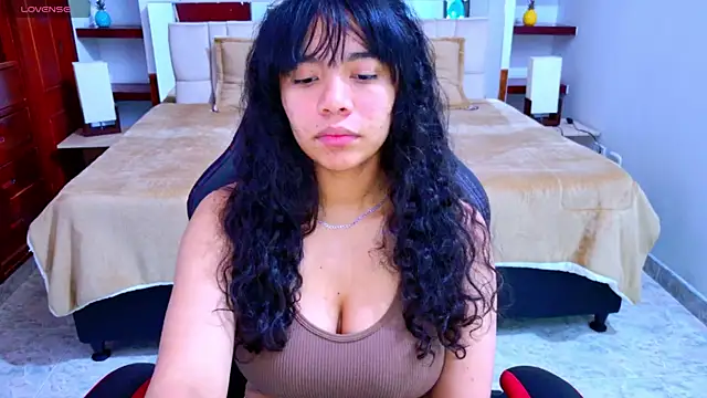 laureentt  online show from 8, 10, 2025