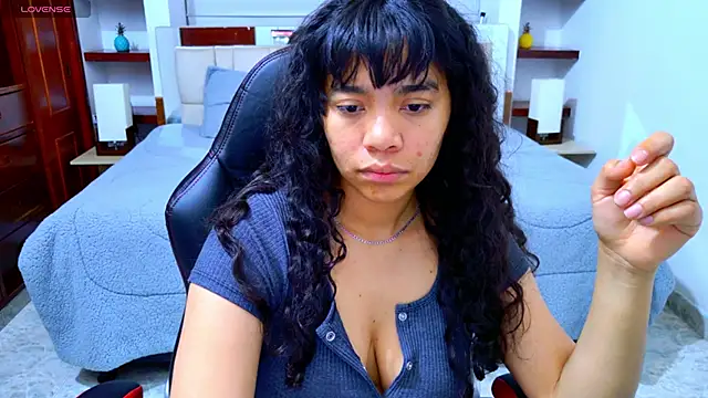 laureentt  online show from 12, 11, 2025