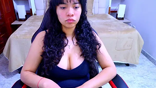 laureentt  online show from 6, 10, 2025