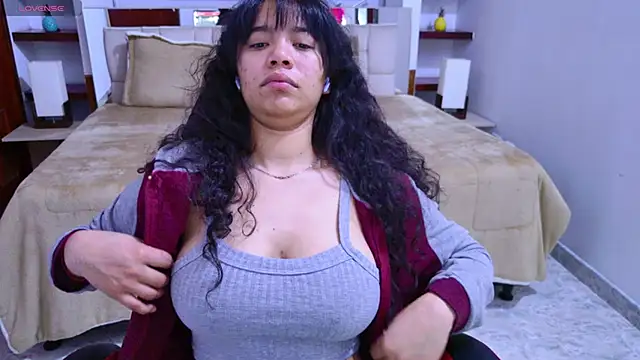 laureentt  online show from 2, 10, 2025