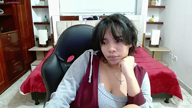 laureentt  online show from 17, 3, 2025