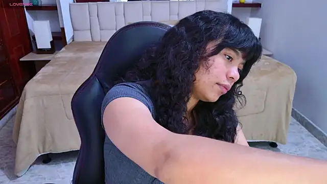 laureentt  online show from 30, 9, 2025