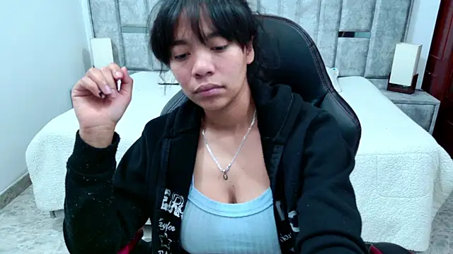 laureentt  online show from 7, 3, 2026