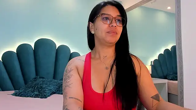 sharlott18 online show from 2, 12, 2025