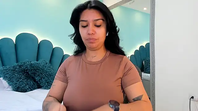 sharlott18 online show from 14, 2, 2026