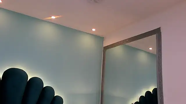 sharlott18 online show from 8, 11, 2025