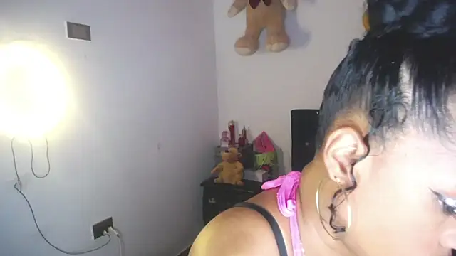 pamela guzmaan online show from 30, 10, 2025