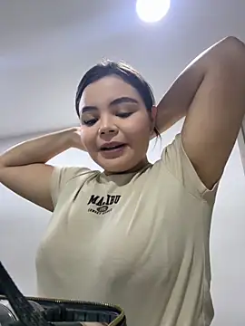 IsabellaAllen online show from 4, 10, 2025