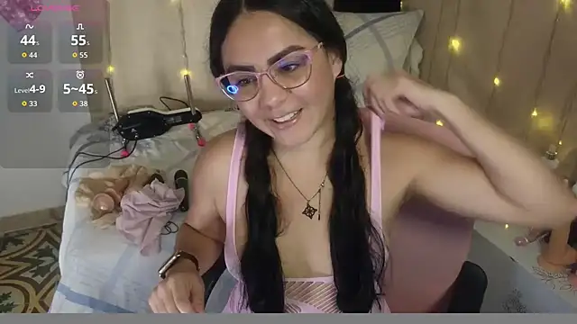 lovely trix online show from 10, 4, 2026
