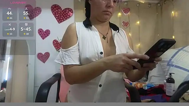 lovely trix online show from 3, 3, 2026