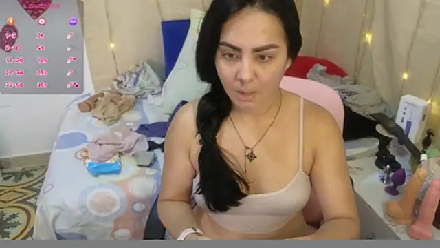 lovely trix online show from 31, 3, 2026