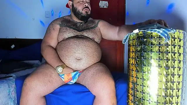 Snapshot of Latino_bigcock chatting on 1, 3, 2026 Latino bigcock online show from 1, 3, 2026