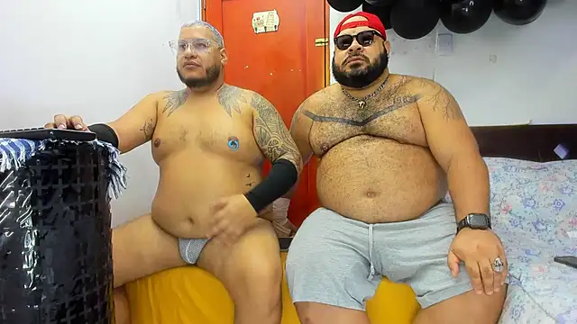 Latino bigcock online show from 6, 11, 2025