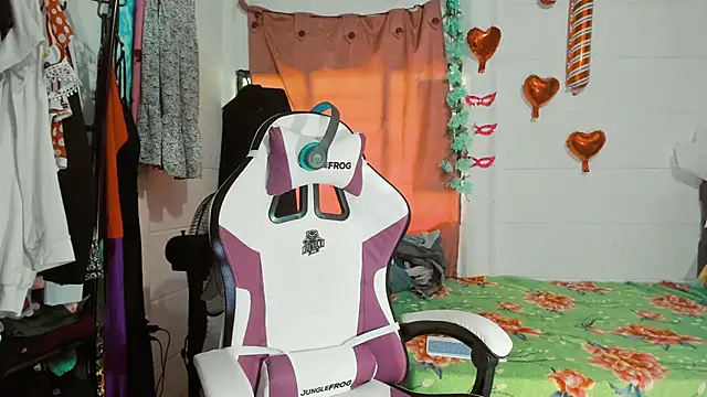 SofiaOlivares online show from 17, 2, 2025