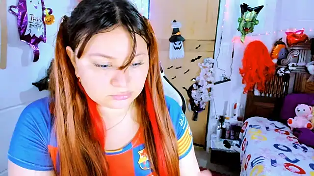 SofiaOlivares online show from 10, 10, 2025