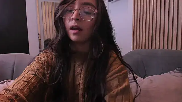 Eva Macalliter online show from 10, 9, 2025