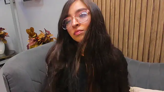 Eva Macalliter online show from 14, 3, 2025