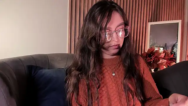 Eva Macalliter online show from 5, 4, 2026