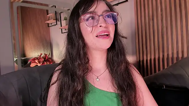 Eva Macalliter online show from 23, 4, 2026