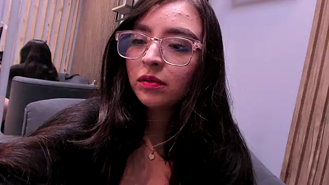 Eva Macalliter online show from 25, 10, 2025