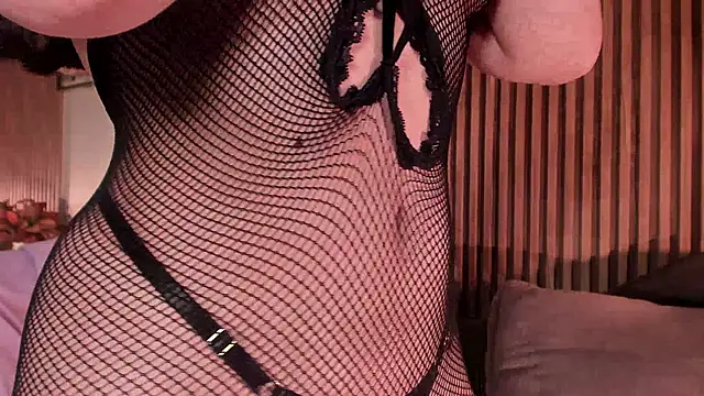 Eva Macalliter online show from 12, 6, 2026