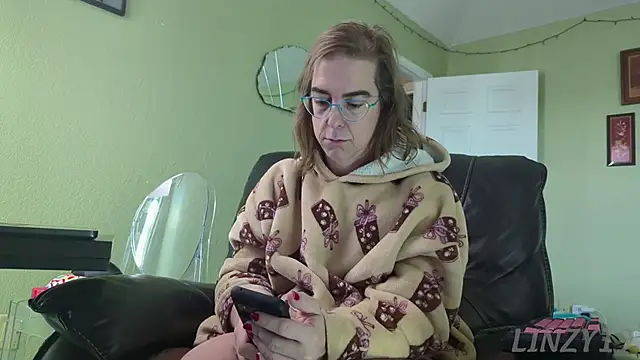 Linzy 19 online show from 9, 11, 2025