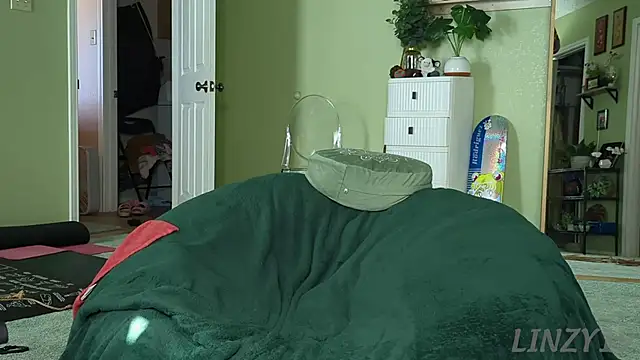 Linzy 19 online show from 9, 1, 2026