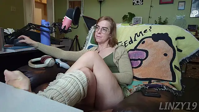 Linzy 19 online show from 6, 3, 2025