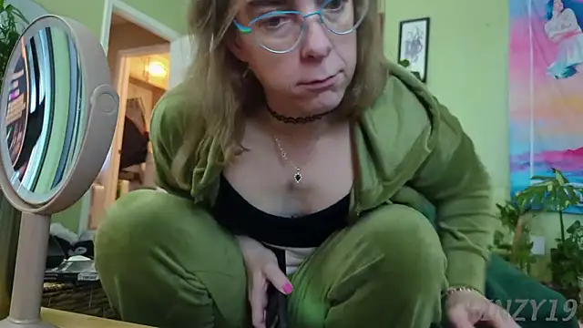 Linzy 19 online show from 15, 1, 2026