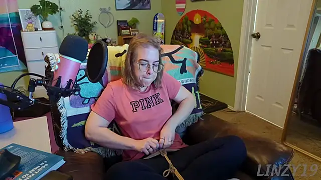 Linzy 19 online show from 18, 3, 2025