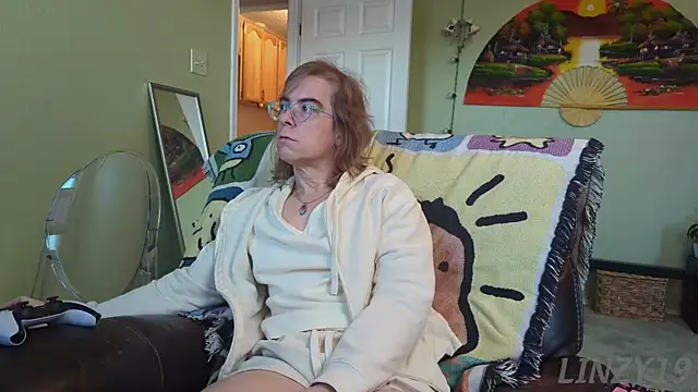 Linzy 19 online show from 22, 9, 2025