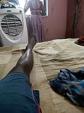 COUPLLE VILLAGE online show from 7, 10, 2025