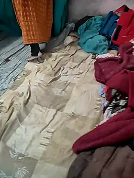 COUPLLE VILLAGE online show from 3, 12, 2025