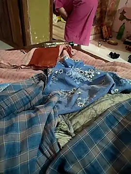 COUPLLE VILLAGE online show from 8, 10, 2025