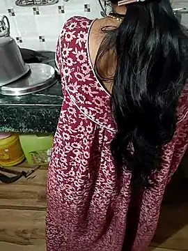 COUPLLE VILLAGE online show from 16, 3, 2025