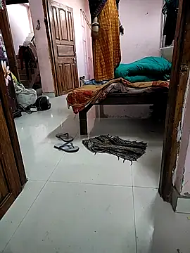 COUPLLE VILLAGE online show from 18, 11, 2025