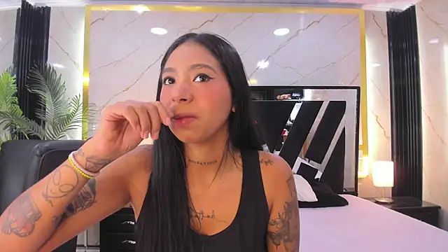 Lia-Anahiz online show from 13, 3, 2025