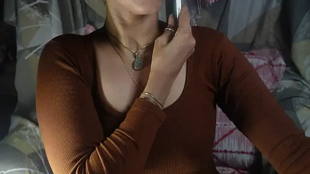 -AyeshaSinghania- online show from 1, 11, 2025