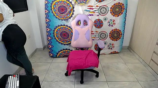 daleska ayala 1 online show from 13, 1, 2026