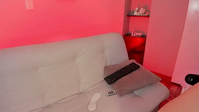 emily roberts1 online show from 27, 2, 2025