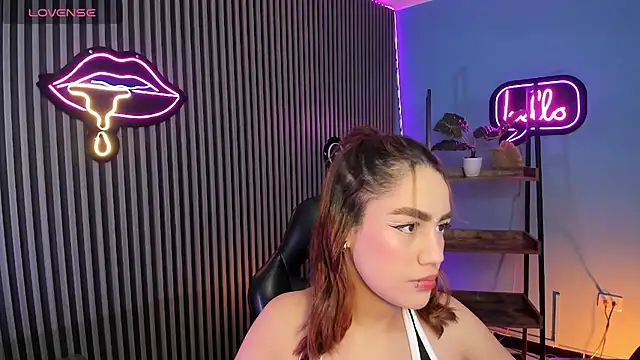 emily roberts1 online show from 6, 11, 2025