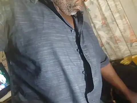 Snapshot of macnificent1fr chatting on 4, 12, 2024 macnificent1fr online show from 4, 12, 2024