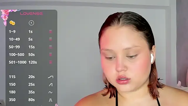 YuliCardona  online show from 20, 6, 2026