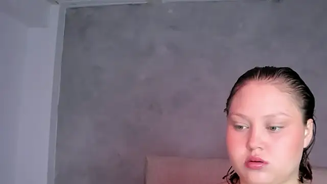YuliCardona  online show from 23, 6, 2026