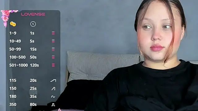 YuliCardona  online show from 10, 6, 2026