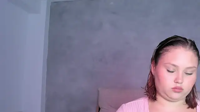 YuliCardona  online show from 25, 6, 2026