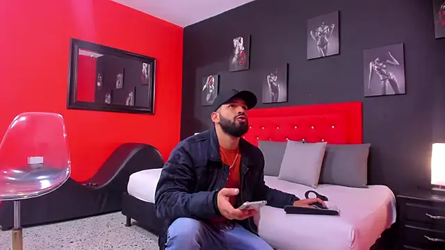 Thiagogomez online show from 8, 11, 2025