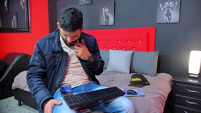 Thiagogomez online show from 7, 10, 2025